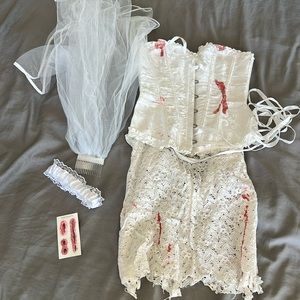 Bloody bride Halloween costume